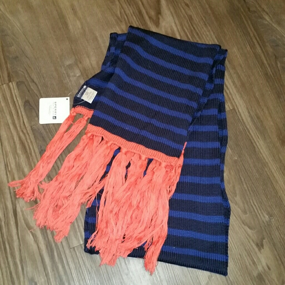 SPERRY SCARF!!